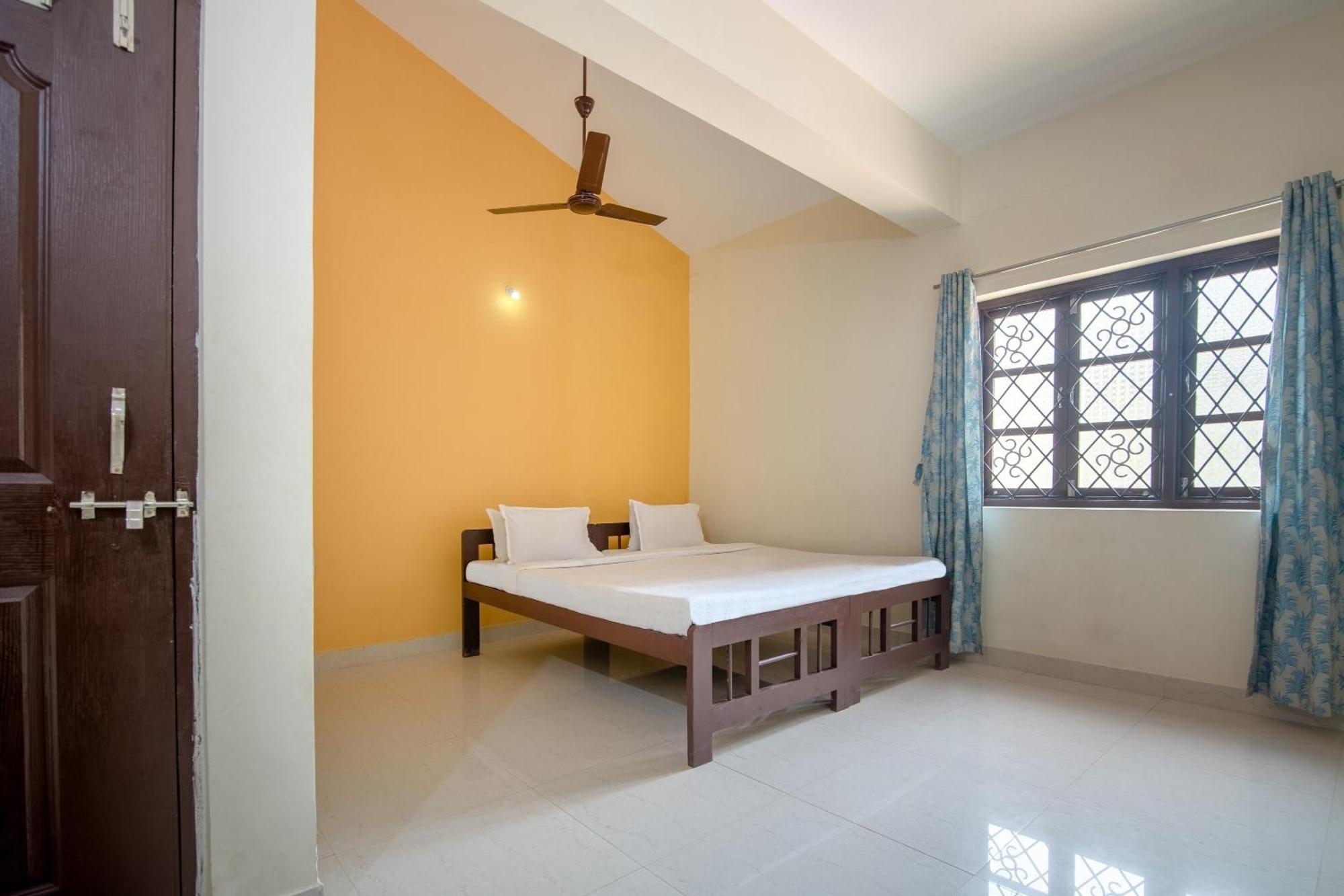 Spot On Ps Guest House Calangute Exterior photo