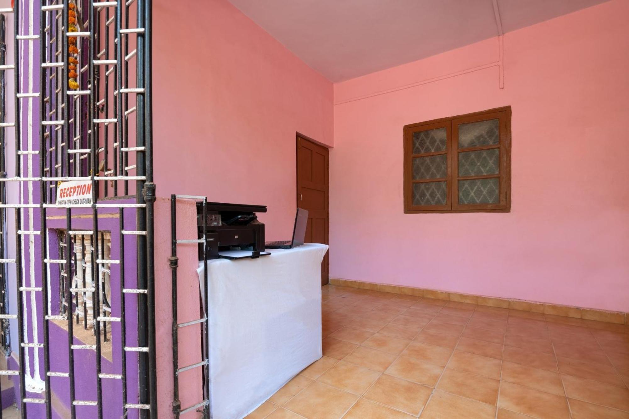 Spot On Ps Guest House Calangute Exterior photo