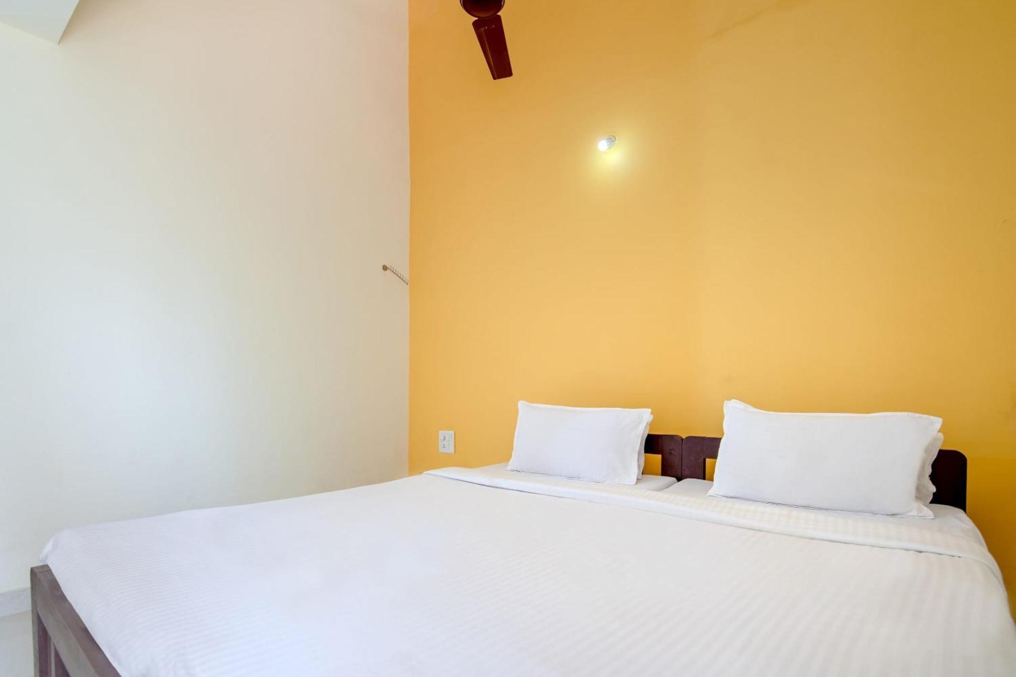Spot On Ps Guest House Calangute Exterior photo