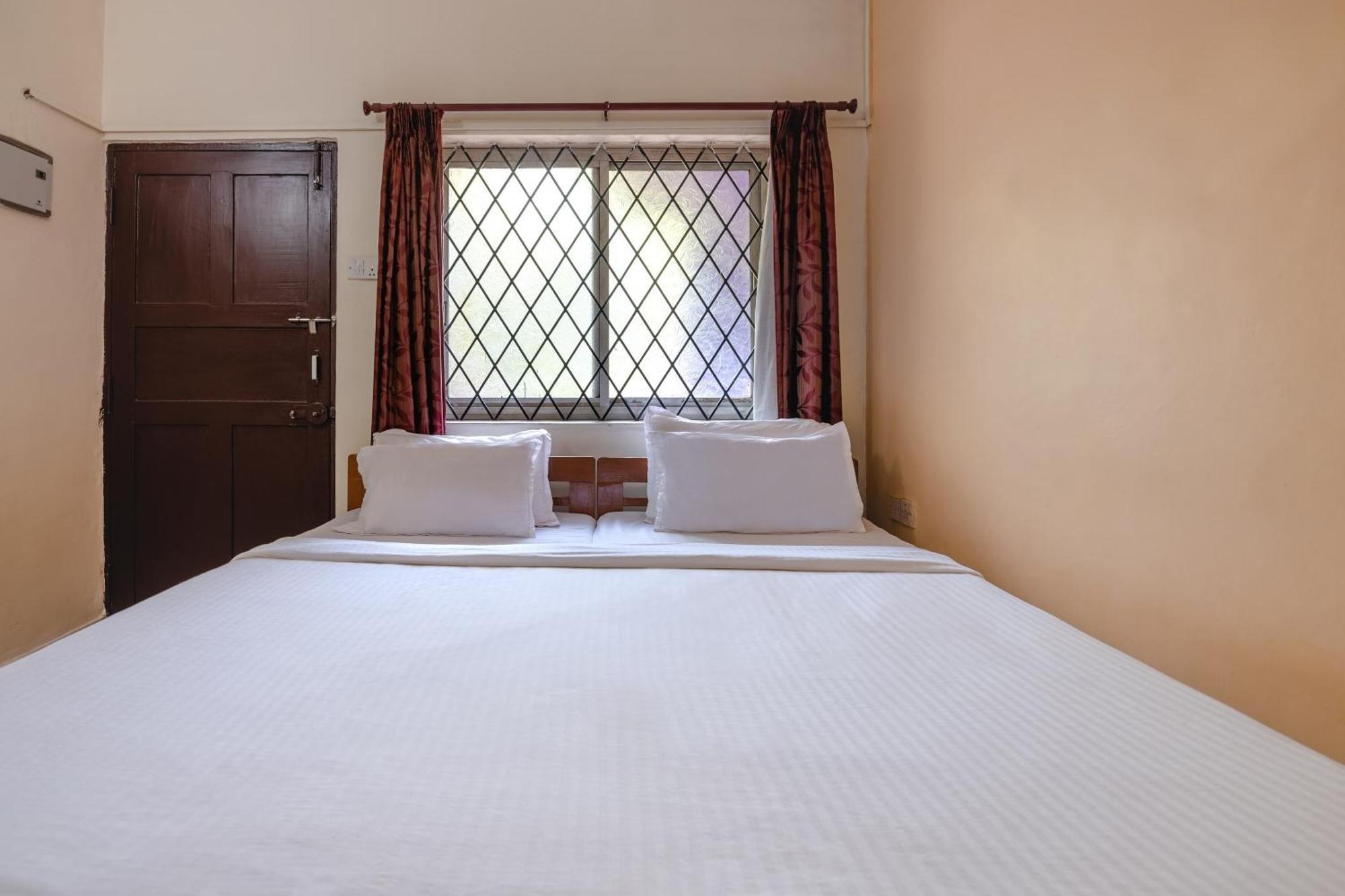 Spot On Ps Guest House Calangute Exterior photo